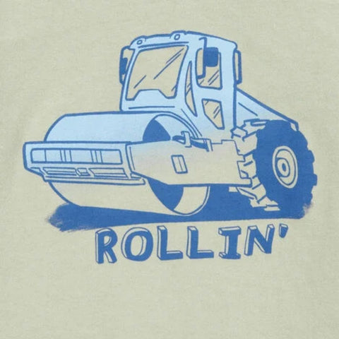 Camiseta Gráfica Manga Corta Diseño de Tractor “Rollin’” Niño Pequeño - Olivo